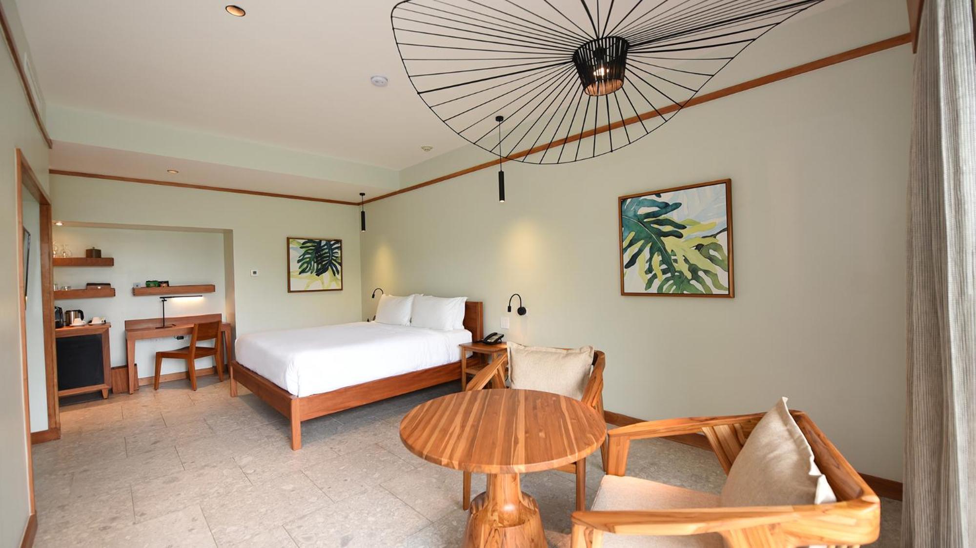 Rainforest King Bed